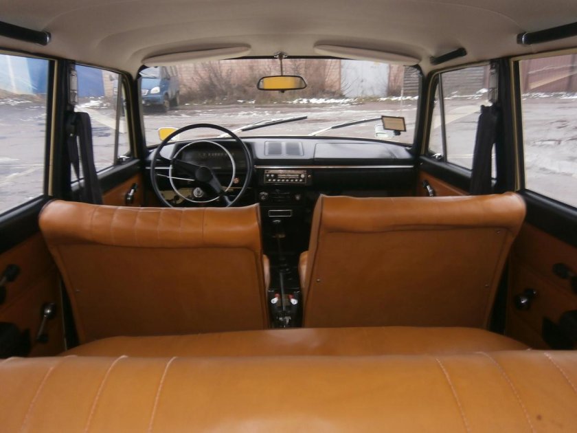 ИЖ 2125 Комби салон