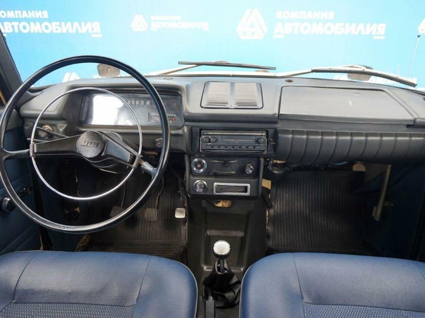 ИЖ-2125 салон