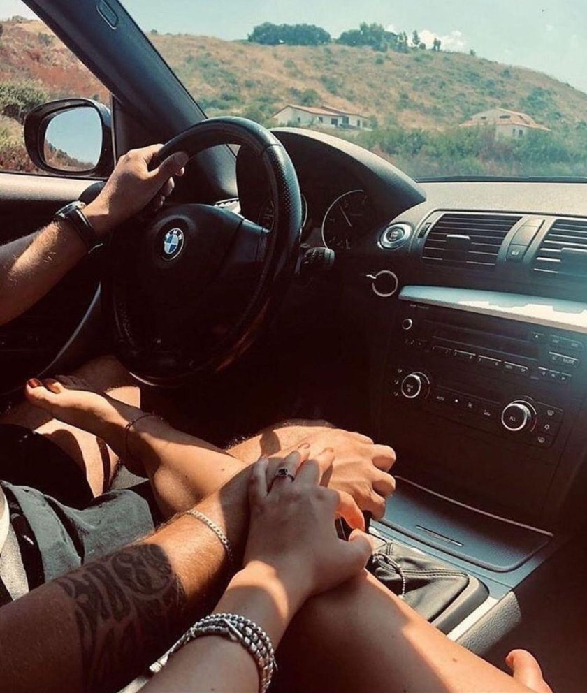 Парочка в БМВ