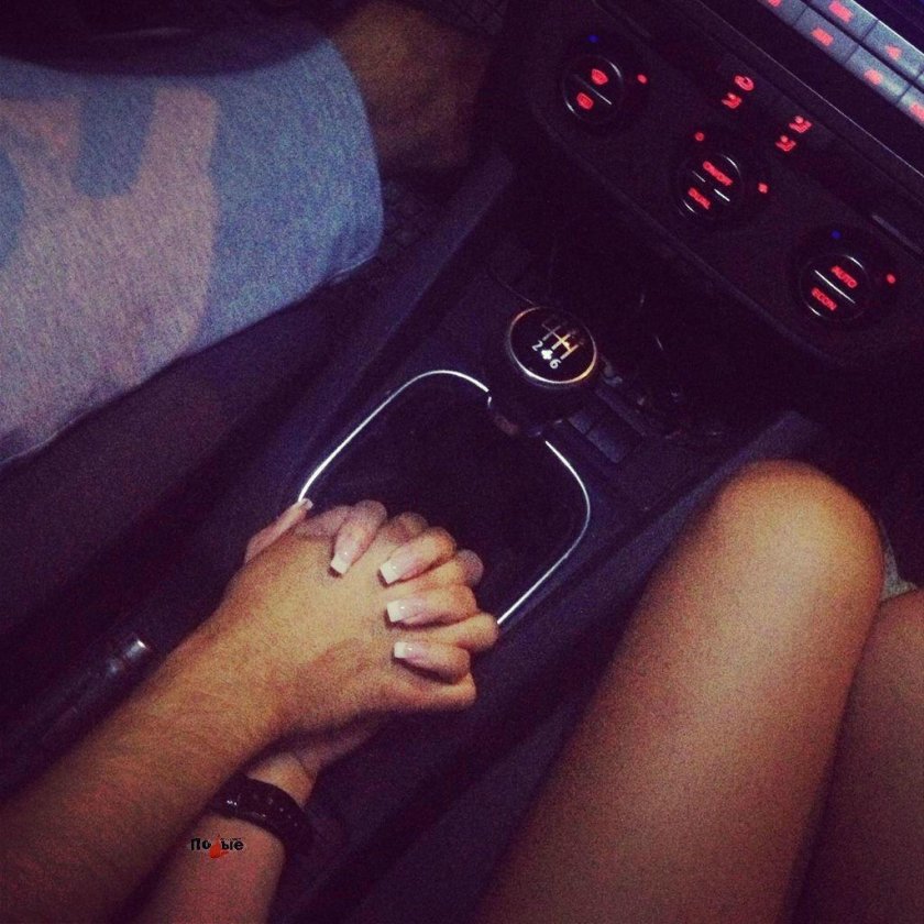 Девушка в машине