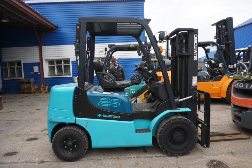 Вилочный погрузчик Сумитомо