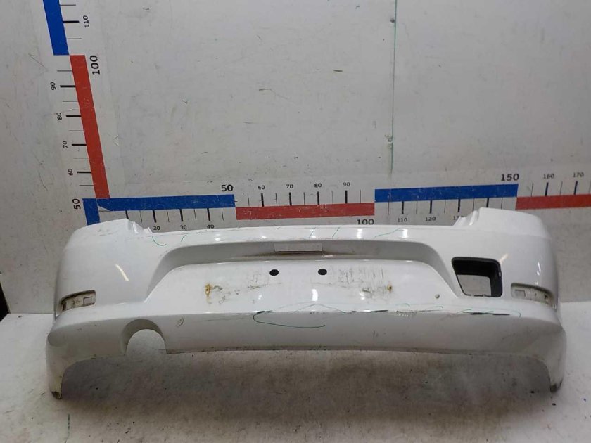 Заднего бампера на Рено Логан 2011 года