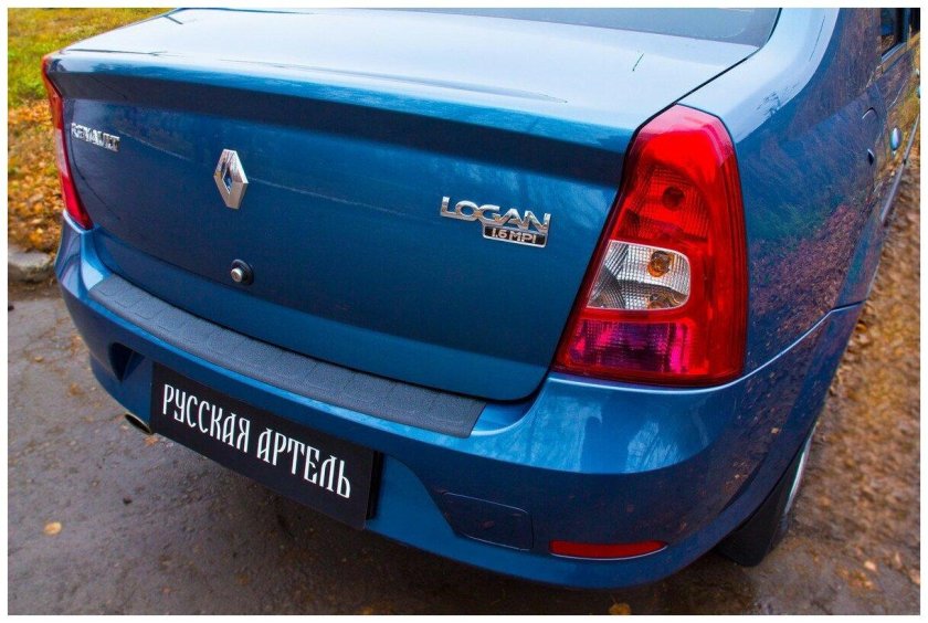 Renault Logan 1 сзади