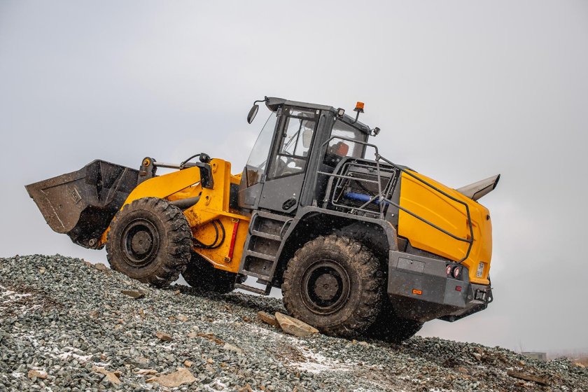 Фронтальный погрузчик ДСТ-Урал п465