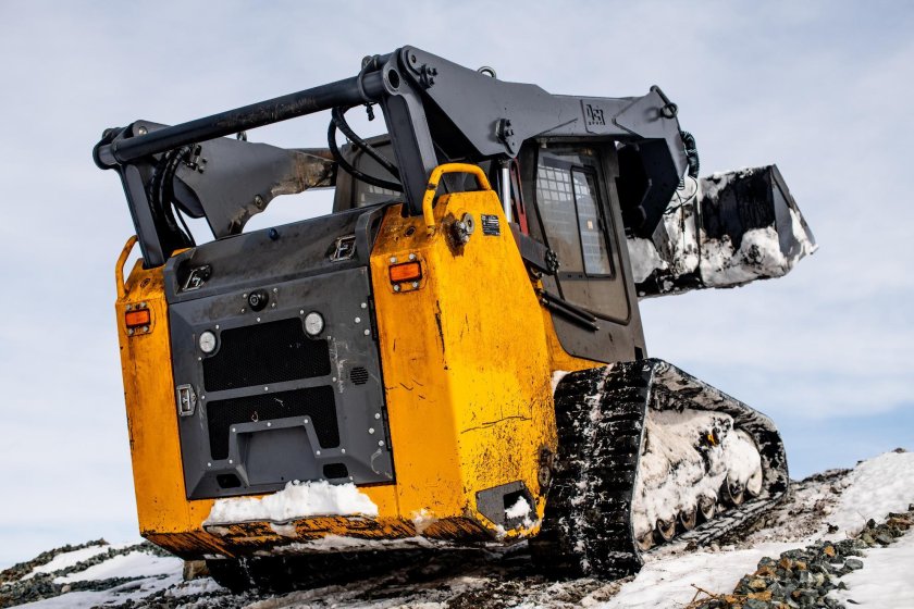 Гусеничный погрузчик пг20