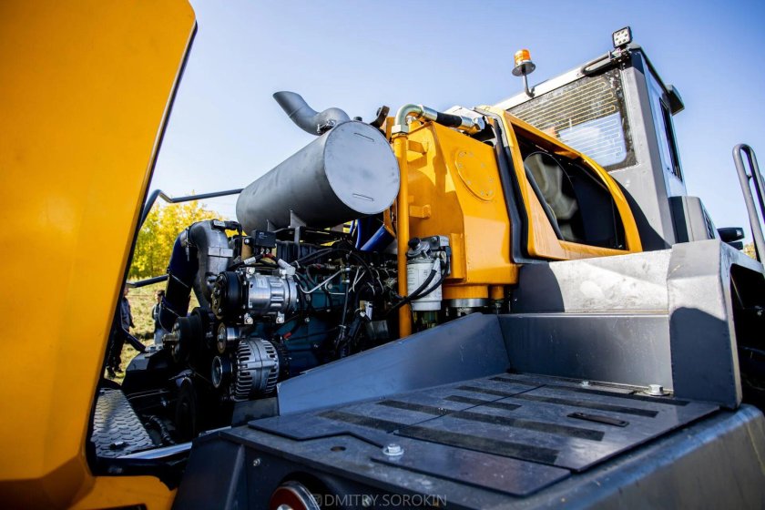 ДСТ Урал погрузчик