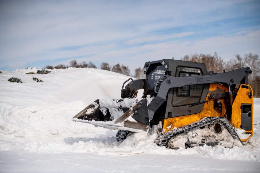 Гусеничный погрузчик пг20