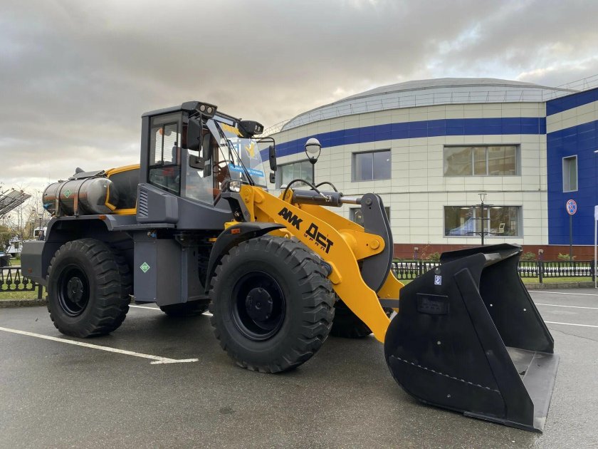 Фронтальный погрузчик ДСТ Урал