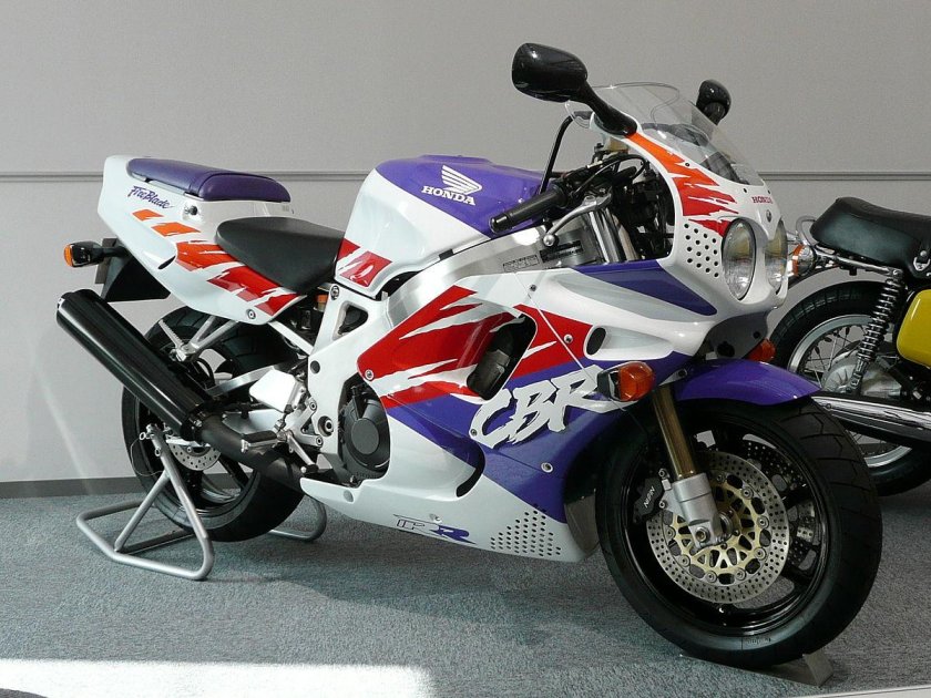 Honda cbr900rr