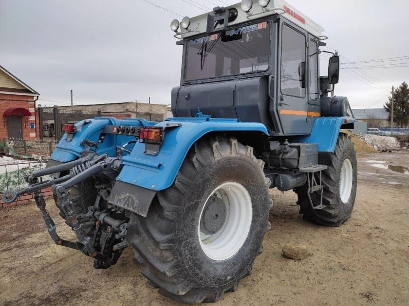 Трактор ХТЗ-17221
