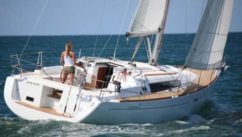 Яхта Beneteau 50
