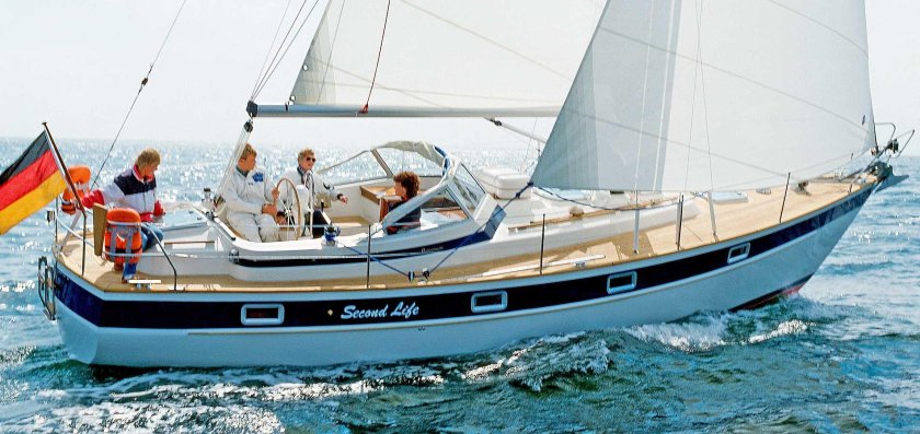 Яхта Hallberg Rassy 50