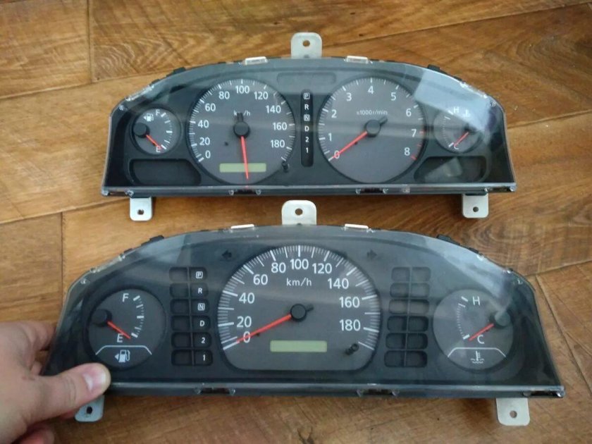 Щиток приборов Nissan Sunny в 14