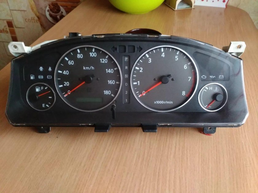 Приборная панель Ниссан Блюберд