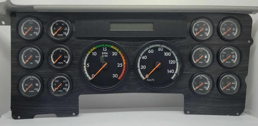 Приборная панель Фредлайнер коламбия