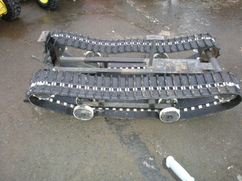 Буран 640 вид сбоку гусянки