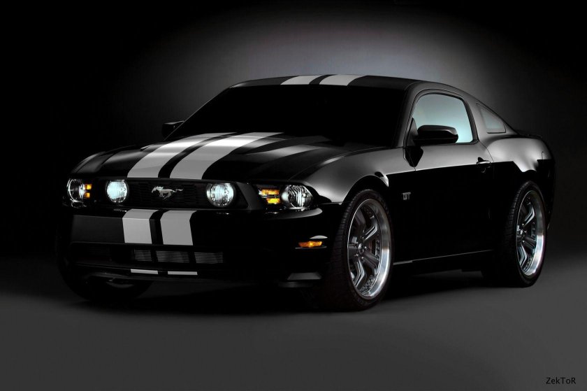Ford Mustang 2010 черный