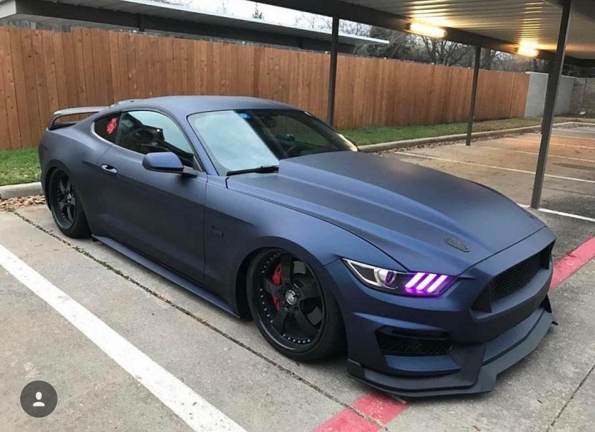 Форд Мустанг матовый