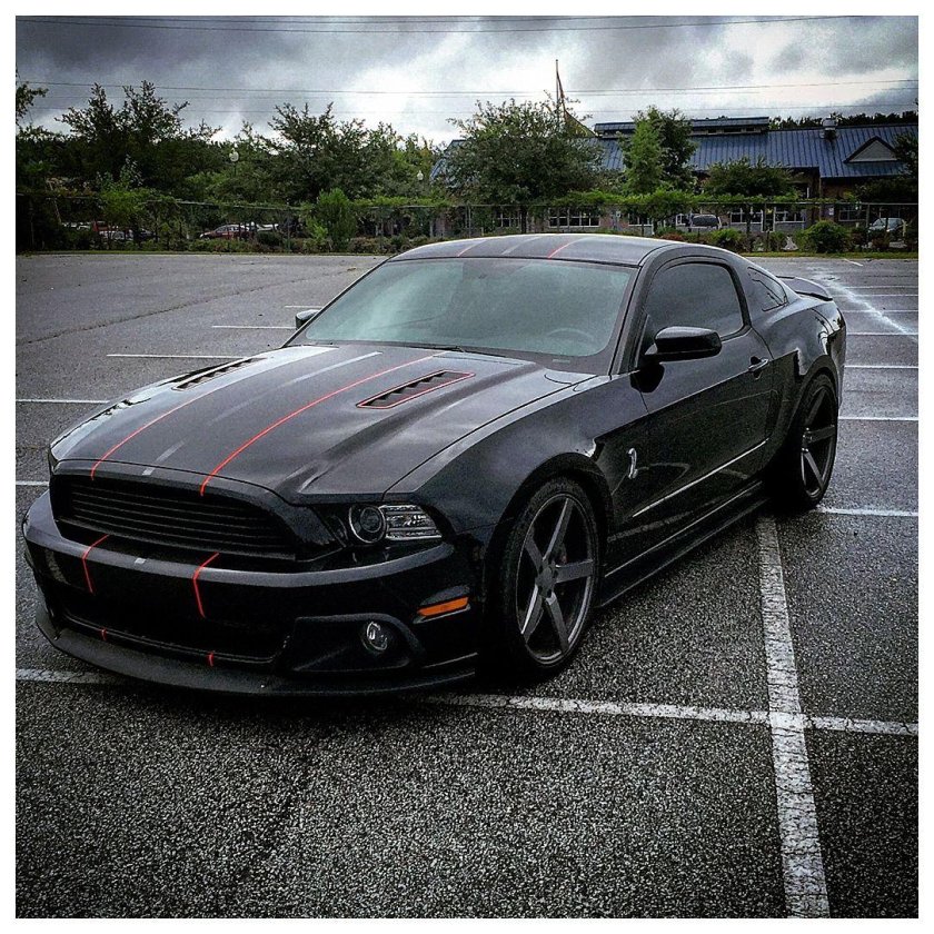 Форд Мустанг gt черный