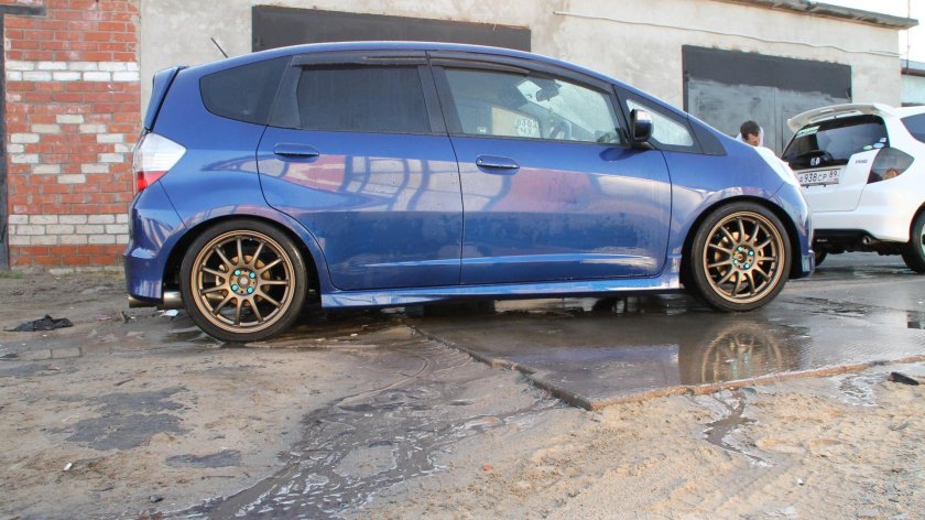 Honda Fit RS r16