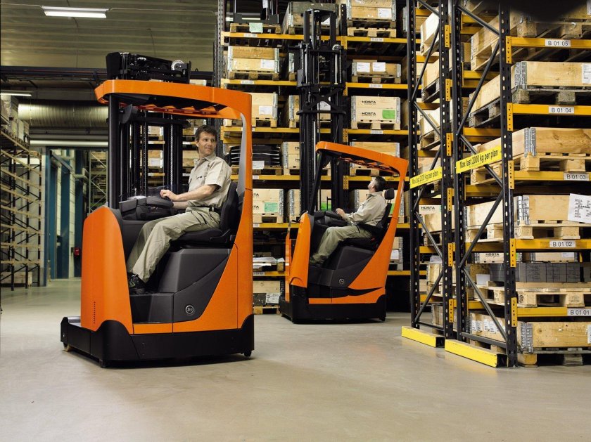 Водитель электроштабелера Линда