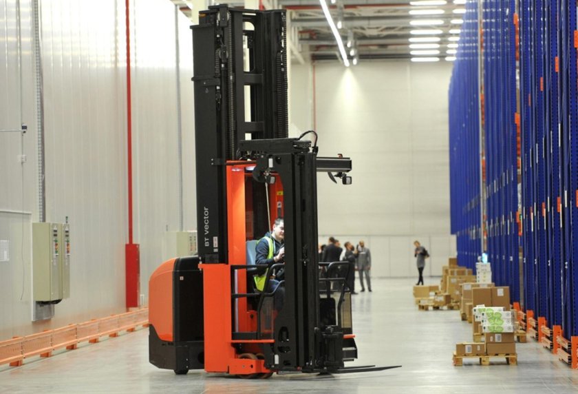 Узкопроходный штабелер Тойота Вт