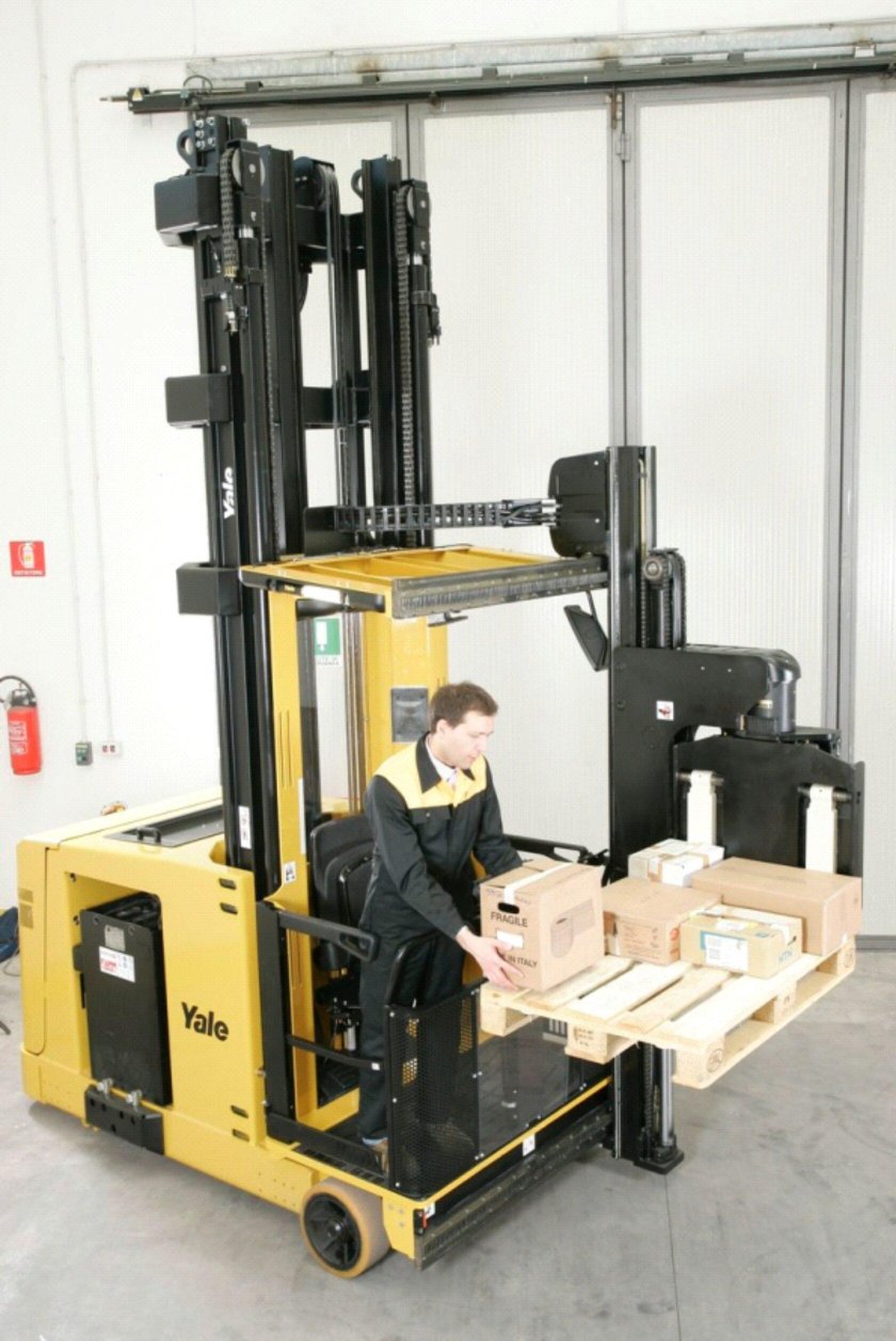 Узкопроходный штабелер Yale