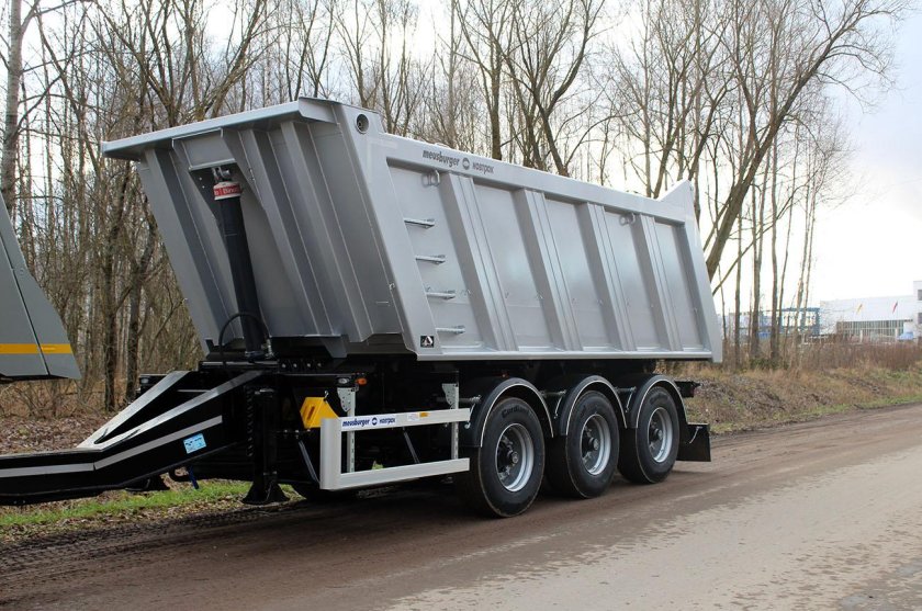 Самосвальный прицеп Новтрак