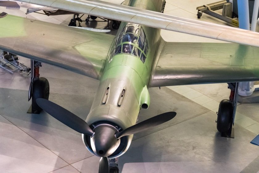 Dornier do 335 кабина