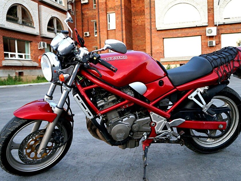 Suzuki Bandit 250 красный