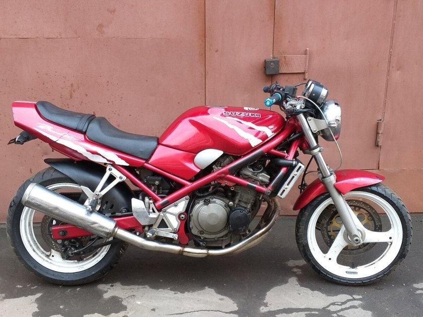 Сузуки бандит 250 красный