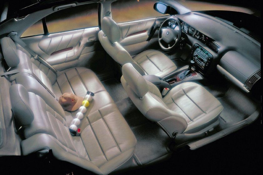 Cadillac Catera салон