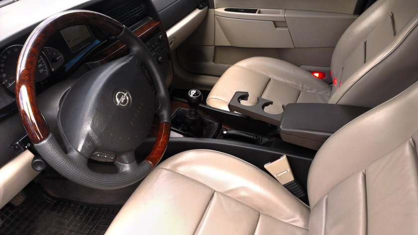 Cadillac Catera салон