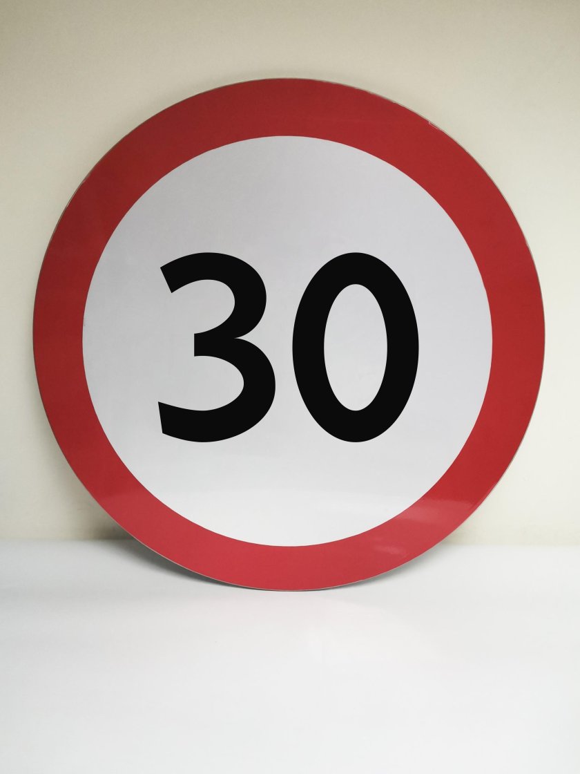 3.24 «Ограничение максимальной скорости, 50 км»