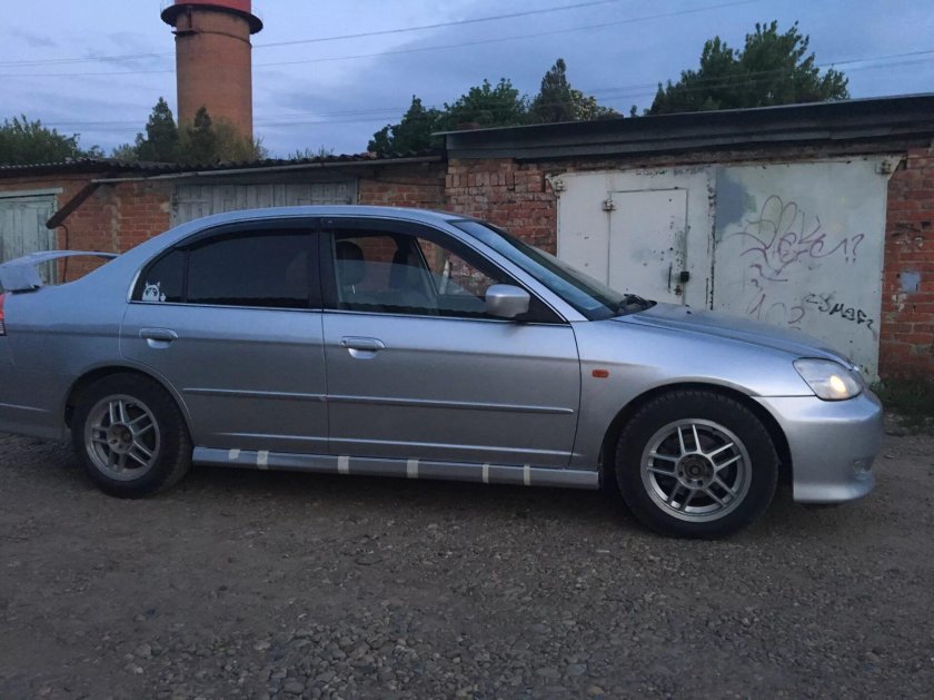 Honda Civic Ferio 2005 пороги