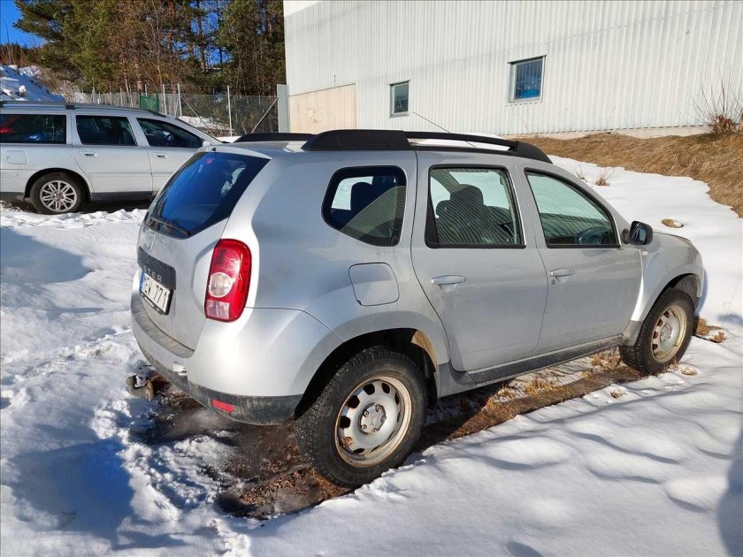 Duster спойлер чистое стекло