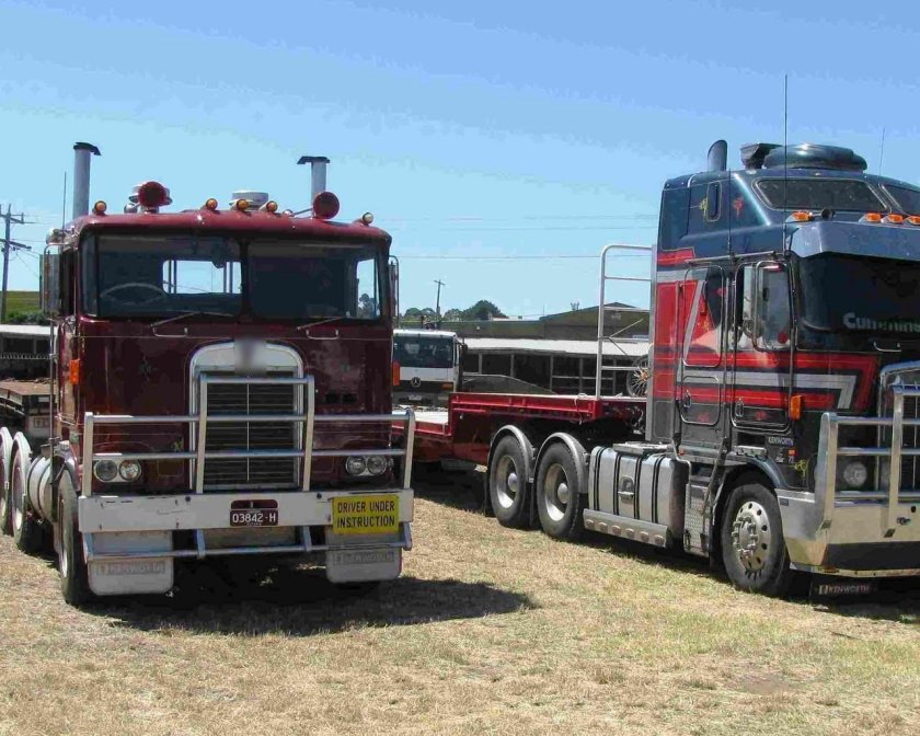 Тягач Кенворт к100