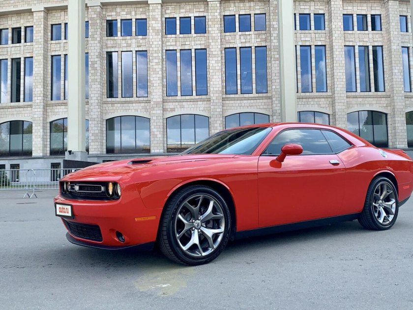 Dodge Challenger купе