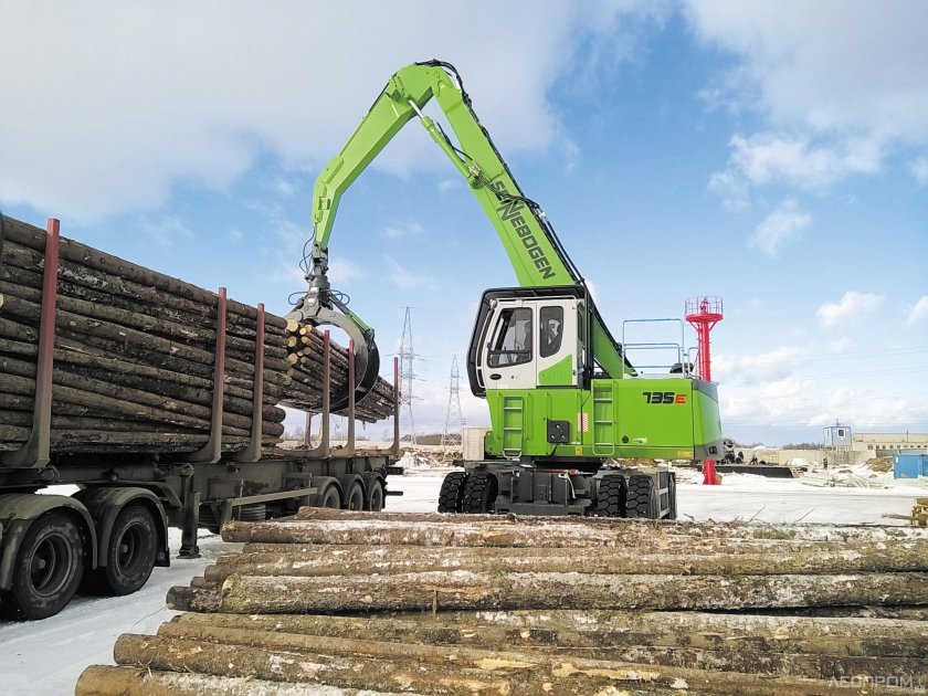 Сеннебоген 735 лесопогрузчик