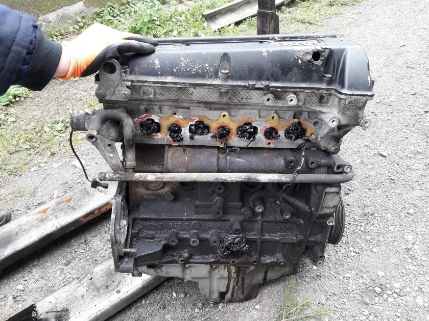 Мотор Сааб 2.3 турбо