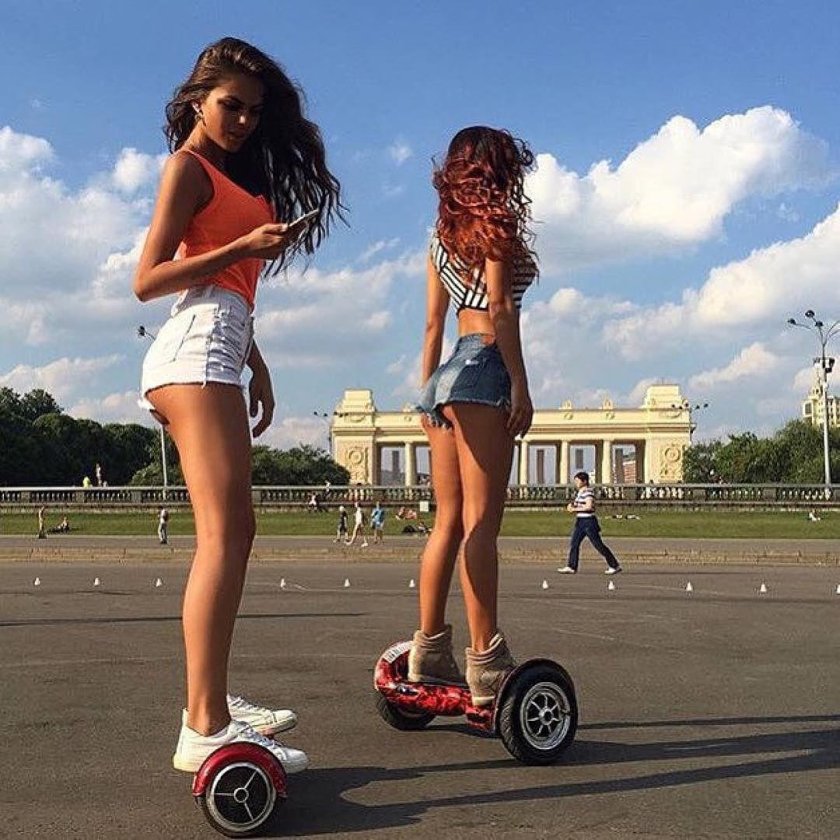 Девушка на гираскуктаре