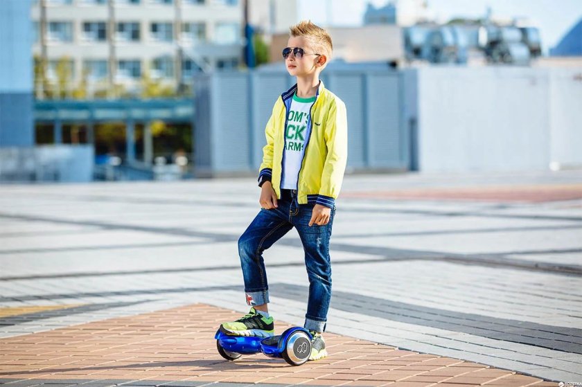 Дети на гироскутерах
