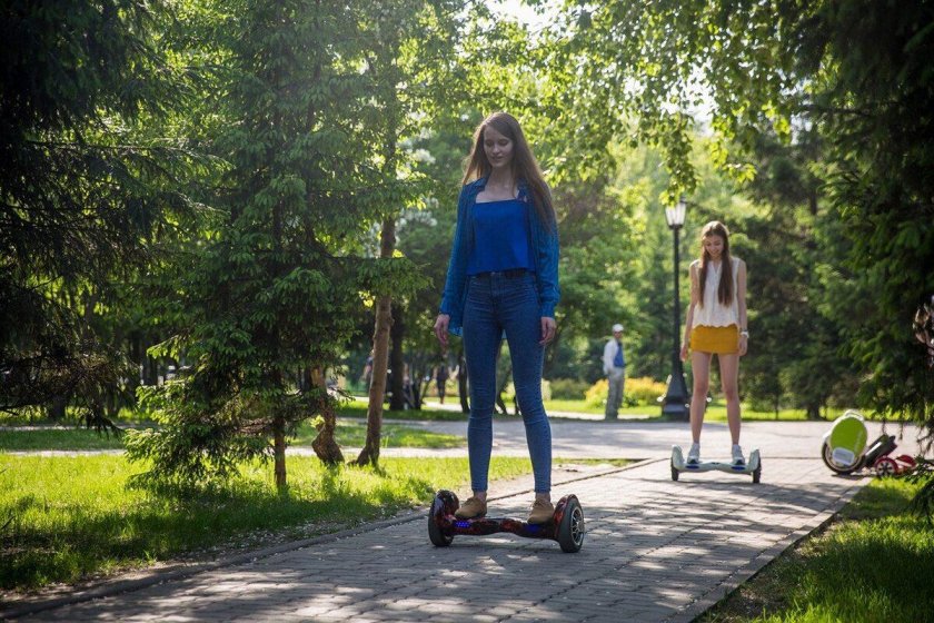 Человек на гидроскутере