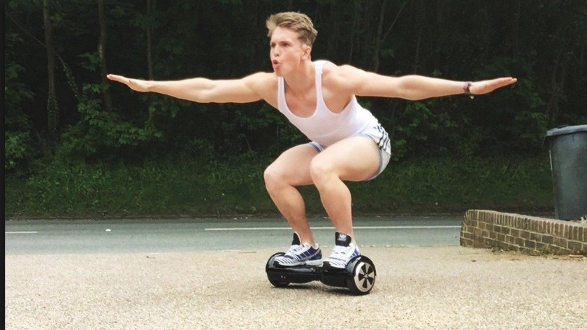 Толстый на самокате