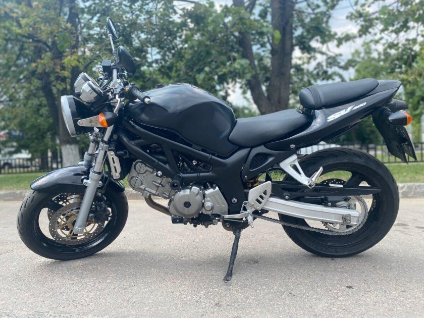 Suzuki SV 400