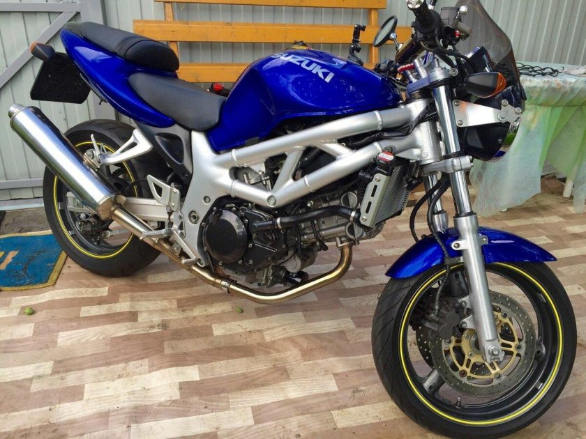 Suzuki SV 400