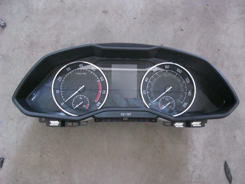 Skoda Superb 3 приборная панель