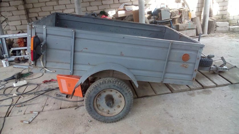 Прицеп ЧМЗАП 8124