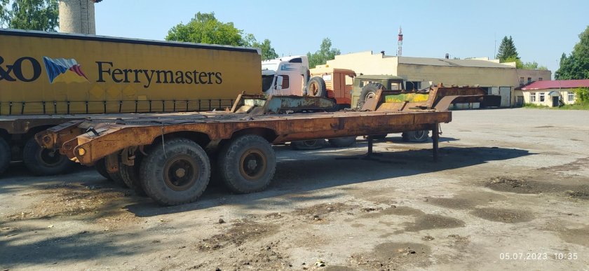 ЧМЗАП трехосные прицепы