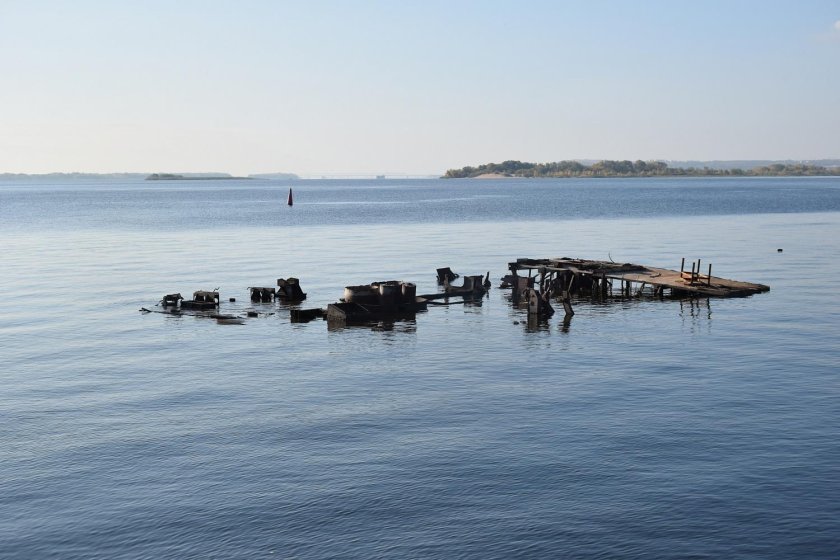 Завьялово затонувшая баржа